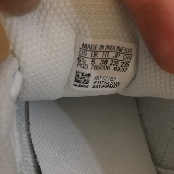 NWT. Adidias Superstar Women’s 6.5 - Picture 4 of 5